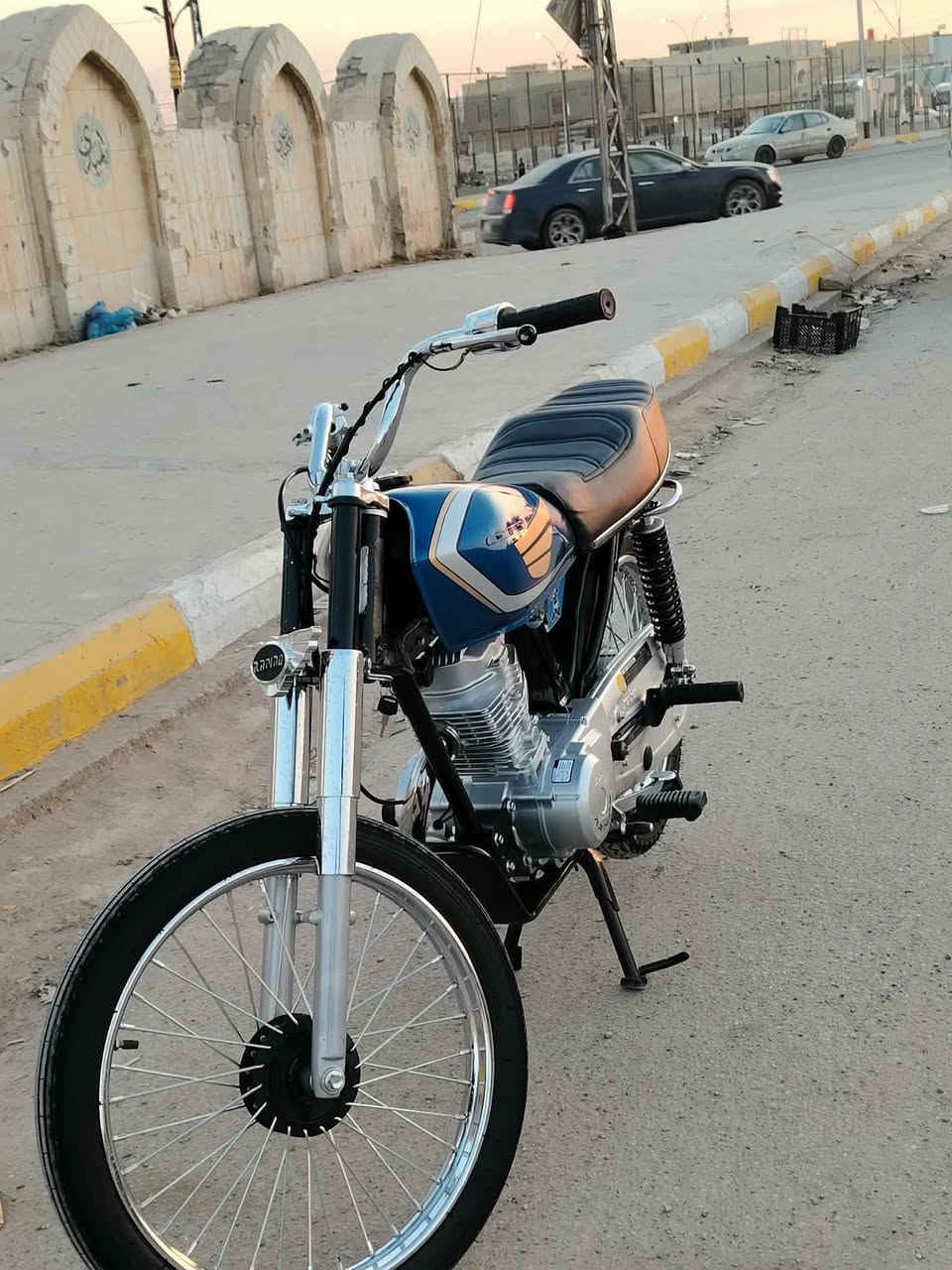 سلام عليكم دراجة للبيع كلك كلك تعمير جديد صاله شهر من تعمرت مكينه رابيدو وغراص كلها اصليه دراجة رزنه وتخبل بالمشي  وسعره مناسب مكان ناصريه قضاء الغراف متواجد خاص‏‪***********
