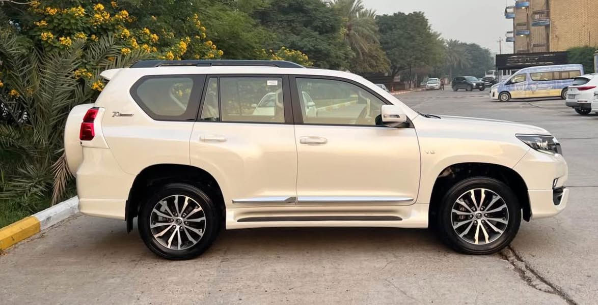 ‎السلام عليكم 
‎ بعد التحية والاحترام

‎برادو 2022  TXS خليجي شركه  جيهان تيوتا العراق ضمان ساز 

‎6 سلندر  4000  سياره كفاله عامه  لاصبغ ولا تبديل ولا شخوط  ولا بارد حتى الدعاميات كير مكينه  كله بشرط 
‎الموصفات 

‎سلايت 
‎بصمه
‎شاحن واير لس
‎كشنات جلد اصلي بلادي قرميدي 
‎كشنات اثنين كهرباء
‎مطفئه اماميه 
‎تشغيل عن بعد
‎ترحيب 
‎اناره هالوجين 
‎فور ويل 
‎دبل تانكي
‎اضوية ليزرية بالدوسه
‎مر ي شفط 
‎3 قطع تبريد
‎هوك
‎ثلاجه 
‎بخاخ لايت 
‎وباقي الموصفات المعروفه 
‎ماشيه 45  الف   حقيقي شرط الفحص  

‎كتلوكاتها وكاعياتها وبصماتها كلها وياها 
‎رقم اربيل بأسمي 
‎وبيها ضمان 5 سنوات او 100 الف كيلو 

‎السعر 448 وبيها   مجال

‎مكانها بغداد العامريه 
***********
*********** بغداد, العراق
