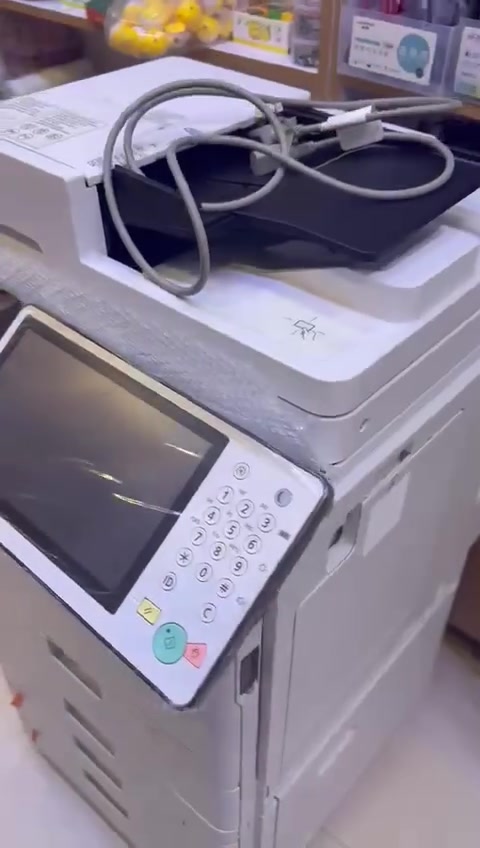 طابعة كانون للبيع
شغل مكتبات، نظيفة وحالتها ممتازة، تصوير وطباعة وسكنر. الطابعة جديدة عدد السحب 7000 نسخة فقط .
سبب البيع لدي اكثر من طابعة 
السعر مناسب 
للتواصل : ‭0783 763 7755‬
متواجد واتساب ايضاً
