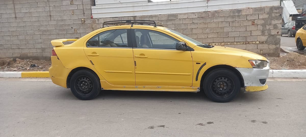 سلام عليكم لانسر قرش 2009 خليجي فول بصمه نضام ترحيب 
محرك 2000 كير ومحرك مكفولات تخم تاير جديد لبارحه شديته سياره يحتجلهه صبغ وجيبلهه اربع بيبان ودعميه خلفيه نفس لون سياره جدد انطيهن ويه سياره سعر 60 وبيهه مجال *********** بغداد, العراق
