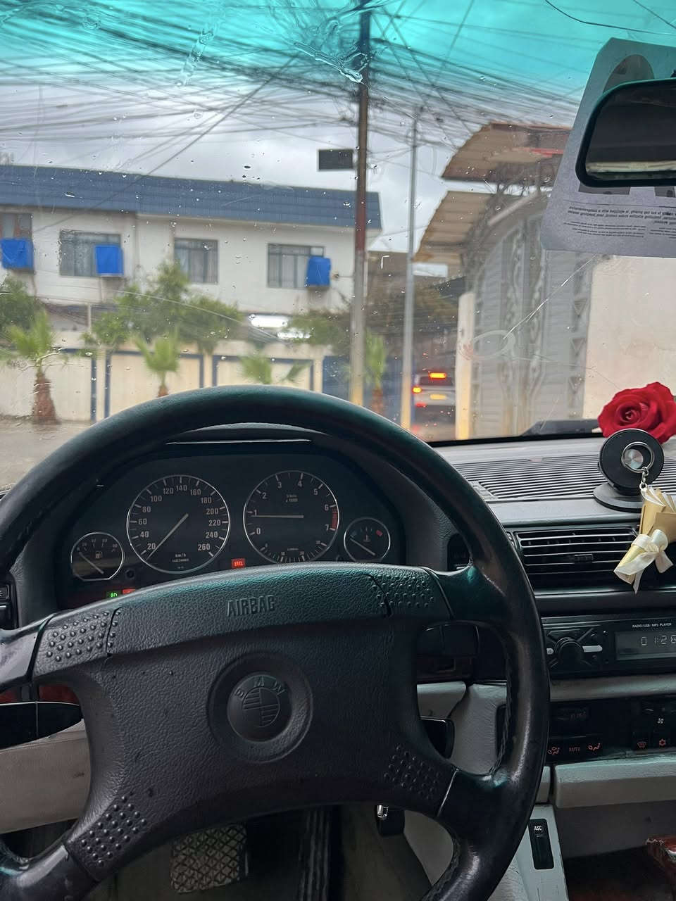 $52 وبيها مجال
735i 
موديل 1992 فول توماتيك 
كشنات كهرباء وخزن وهيتر
داخل ابيضّ ملكي 
سلايت كهرب 
رقم دولي شرط تحويل او وكالة 
52$ وبيها مجال


**إذا كنت صاحب هذا الإعلان وتريد حذفه لأي سبب، رجاءا أرسل رسالة إلى الدعم الفني**