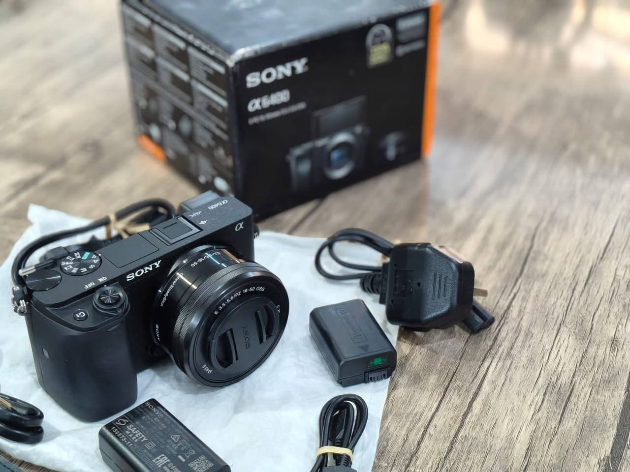 كامرة sony a6400 غنية عن التعريف
جديدة لوك الشتر مالها ١٠ صور بس 
فقط مفتوحة من الكارتون 
مابيها اي خدش نهائي 
سعرها مليون
مكاني موصل و متوفر توصيل لكل المحافظات❤️


**إذا كنت صاحب هذا الإعلان وتريد حذفه لأي سبب، رجاءا أرسل رسالة إلى الدعم الفني**