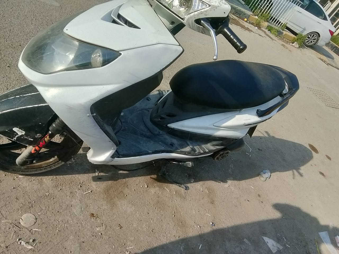 السلام عليكم سكنس فحل كابريتر ب400 وبيها مجال بسيط نكره سلف دراجه شغاله ناقصهه بس كابرتر تعبان بس شغال *********** مكان الشعب بي. واتساب
