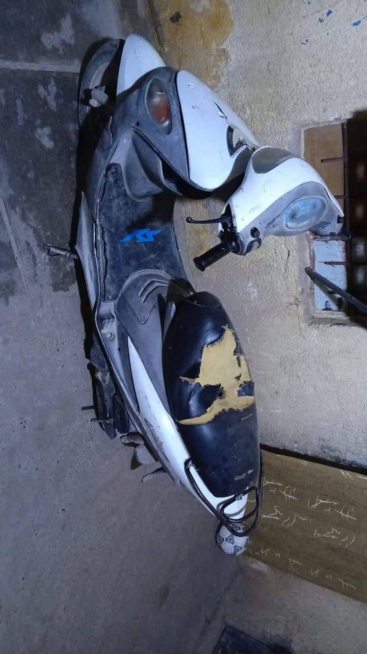 سلام عليكم دراجه ماكس بدون اوراق  نضافته 70  ما ناقصه اي شي بس باتري دراج هندر واحد تشتقل سعر 350وبيه مجال قليل مكاني بغداد الفضيليه  ***********
