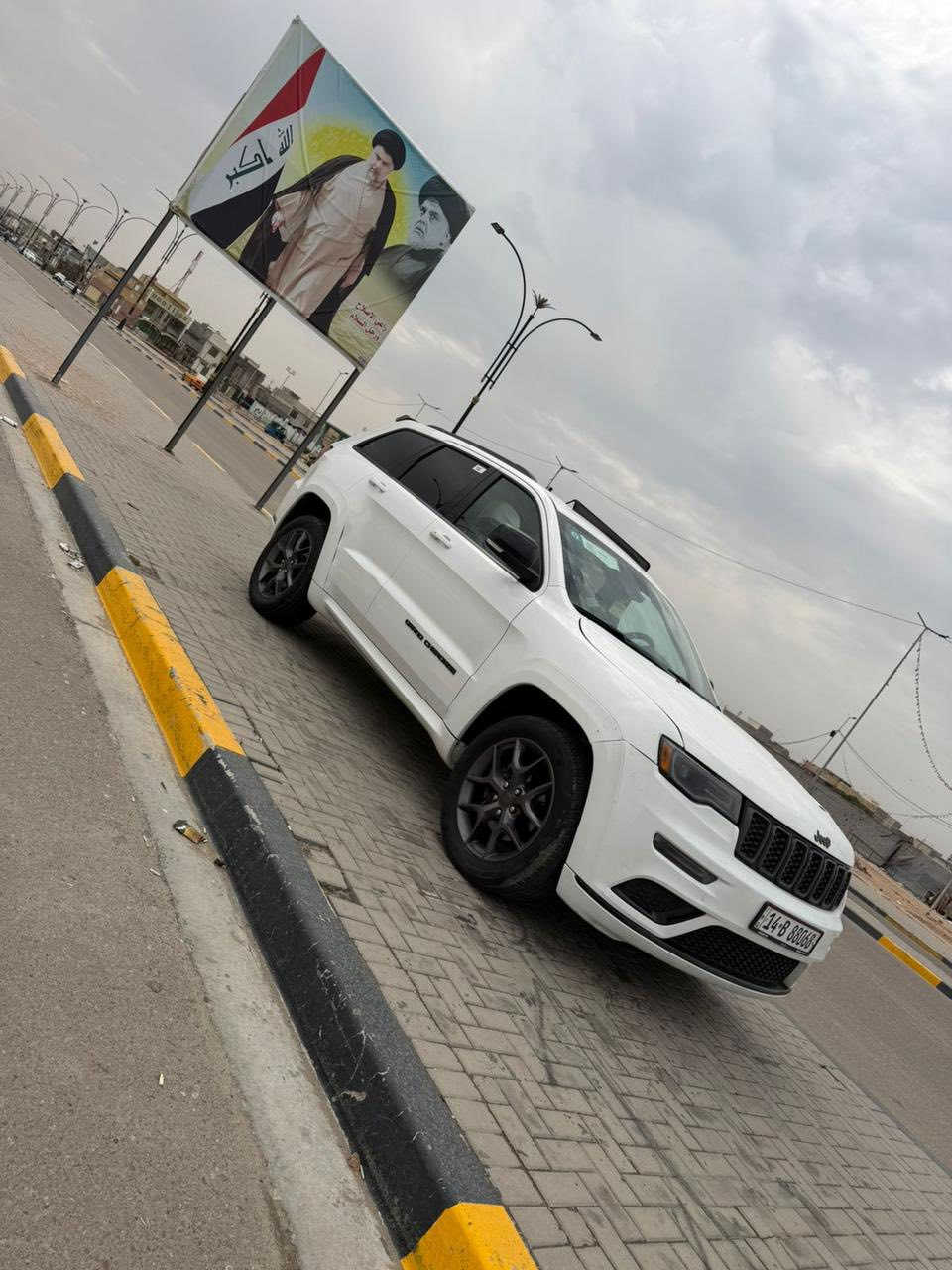 السلام عليكم جيب 2020 وارد امريكي بيها بنيدصبغ فقط رقم بصره بسمي تحويل السياره فول S اعله فئه بجيب سياره مكينه كير حداده كله بلكفاله السعر 245 بيها مجال بصيط بيع فقط مكاني البصره ***********
