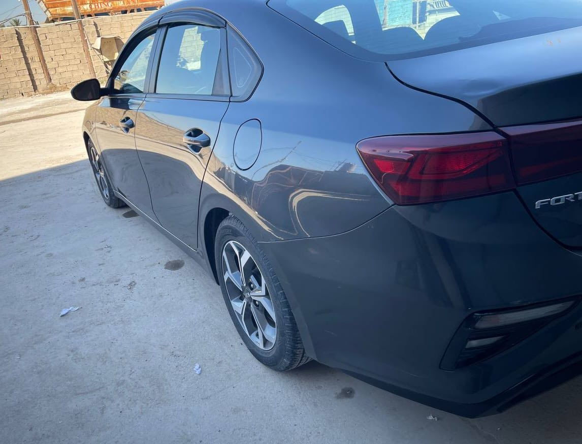 السلام عليكم فورتي للبيع 19 مكينه 2000 دوش كير اي تي
محور بشركة المهندس ماشيه 59 ميل 
السياره جاهزه خير من الله كير مكينه كفاله 
تبريد خير من الله البجم كبس مال شركه بدون ايرباك 
ضربتها جاملغ خلفي بدون دواخل  وبارد بقبق الجنطه 
ويل كب كروم مثبت سرعه وتحديد مسار رادار خلفي
 رادار امامي رقم السياره بغداد انكليزي بسمنه 
مكانها الدوره سعر السياره 130 وبيه مجال قليل
*********** 📞
