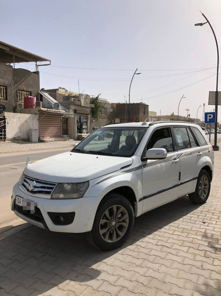 السلام عليكم للبيع سازوكي كراند فيتاره 2014 خليجي رقم بصره باسمي تحويل ثاني يوم سياره بيها قطعتين صبغ فقط مكينه كير حداديه تبريد خير من الله مكان بصره دور الضباط الرقم للتواصل..***********..سعر ١١٠ وبيها مجال البصرة, العراق
