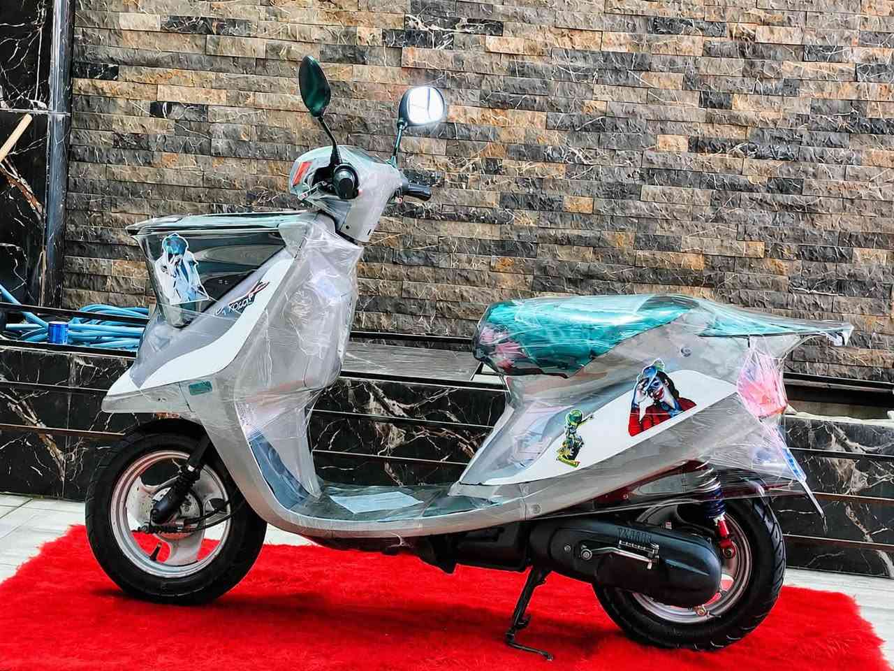 🏍️ للبيع: ماطور ياماها سحب (Yamaha) – ياباني أصلي
ماطور كلش نظيف وما بيه أي عيب، مال ركوب وجاهز وما يحتاج أي مصاريف.

🛠️ المواصفات والشروط:

 المحرك (المكينة): بشرط الفحص، صوته كلش ناعم وما بيه أي مشكلة.

 الشاسي: بشرط (ما مكسور وما ملحوم).

 التايرات: لوك وجديدة.

 الكفرات: بلادية.

 الكهربائيات: كلها شغالة والنظام الكهربائي كامل وما بيه أي نقص.

💵 السعر:

 280 ألف دينار (وبيه مجال كلش بسيط للشراي الحقيقي).

📍 العنوان:

 كركوك - الشورجة - قرب مطعم حمه ناصر.

📞 للاستفسار والشراء:

 رقم الهاتف: ***********

🔱🔱🔱🔱🔱🔱🔱🔱🔱🔱🔱🔱

🏍️ بۆ فرۆشتن: ماتۆڕی یاماھای سەحب (Yamaha) – یابانی ئەسڵ

مۆتۆڕێکی خاوێن و بێ عەیب، ئامادەیە بۆ لێخورین و هیچ عەیبێکی تێدا نییە.

🛠️ تایبەتمەندییەکان و مەرجەکانی مۆتۆڕەکە:

 بزوێنەر (مەکینە): بەشەرت، دەنگی زۆر ناسکە و بێ کێشەیە.

 شاسی: بەشەرت (نەشکاوە و لێندراوە).

 تایەکان: لۆک و نوێ ن.

 کەڤەرەکان: بیلادین.

 کارەباییات: هەموو گڵۆپ و سیستەمی کارەبایی ئیش دەکات و بێ کێشەیە.

💵 نرخ:

 280 هەزار دینار (مەجالێکی زۆر بەسیتی تێدایە بۆ کڕیاری ڕاستەقینە).

📍 ناونیشان:

 کەرکوک - گەڕەکی شۆڕجە - لای چێشت خانەیی حەمە ناسر.

📞 بۆ پەیوەندی و کڕین:

 تەلەفۆن:***********
