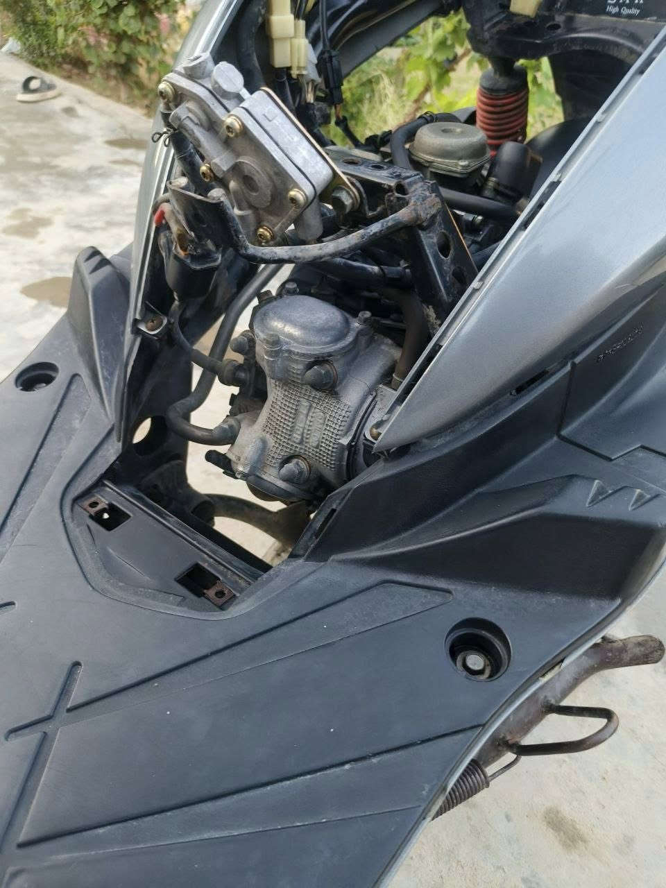 السلام عليكم دراجه ثعلب لبيع  أو امراوس بنامه اربعه كير 2008دراجه منزلها من الرمبه 3اشهر ختم واحد اوراق كامله  شلعه دراجه بعدها جديده السعر خاص *********** المكان ابو غريب
