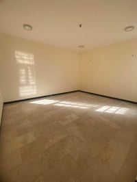 للإيجار في السيدية بيت مساحة 100 متر وجه5 نزال 20   يتكون من:.  🏠 4 غر...