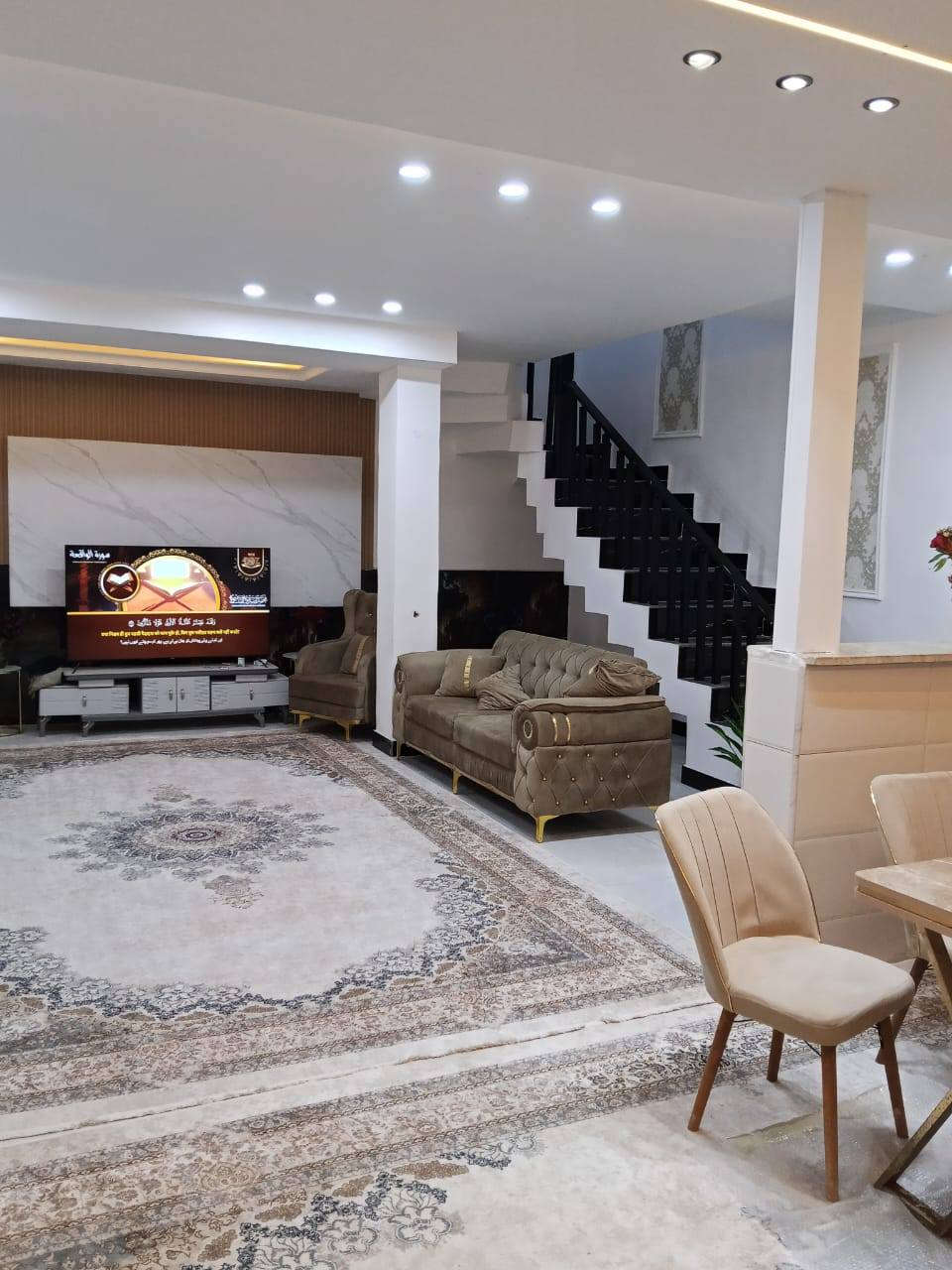 #اعـــــلان(144).

- بيت طابقين للبيع.
- الموقع الجبيلة.
- عرض الشارع 10 م.
- المساحة 150 متر.
- الواجهة 12 متر.

- الطابق الارضي. 

- غرفة منام. 
- صالة استقبال. 
- مطبخ صحيات. 

- الطابق الأول. 

- 3 غرف منام.
- غرفة صغيرة.
- صحيات. 

- السعر 325 مليون.

#شركة_دينار_العقارية.
ـــــــــــــــــــــــــــــــــــــــ
*********** 
*********** 

#عنوان_الشركة:- البصرة. الجنينة. حي الأندلس.. قرب اسواق بانـــــــــــــــدأ. 

#نستقبل_كافة_عروضكم_ما_عليكم_الا إرسال تفاصيل عقاركم على خدمة الواتساب(***********) .
