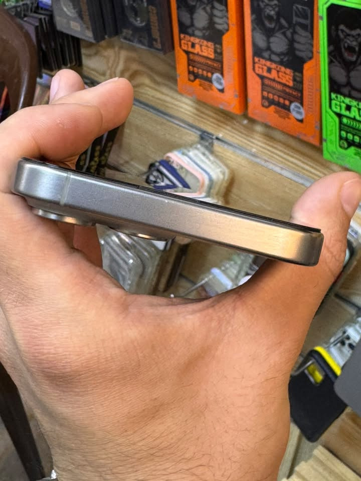 عرض خاص من سنتر دانيال الزهور🔥🔥
📱 iPhone 15 Pro Max
💾 ذاكره 256
🔋 بطارية 86
#مبدل فقط شاشة
#باقي الجهاز نظيف
.
السعر 700 الف 🔥🔥🔥
.
الموقع - موصل الزهور / دورة سيدتي الجميلة 🚩
.
#للاستفسار ***********
#موبايلات_و_تابلتات # 700,000 دينار
#موصل_الزهور / دورة_سيدتي_الجميلة # iPhone 15 Pro Max
آيفون_15_برو_ماكس # 256 # مبدل_شاشة
