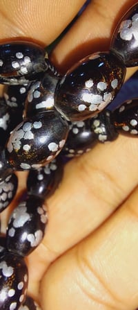 يسر حجازي علفحص ابيع...  33 حبه مطرز فضه وشوفه عينكم قديمة وكل فترةتغي...