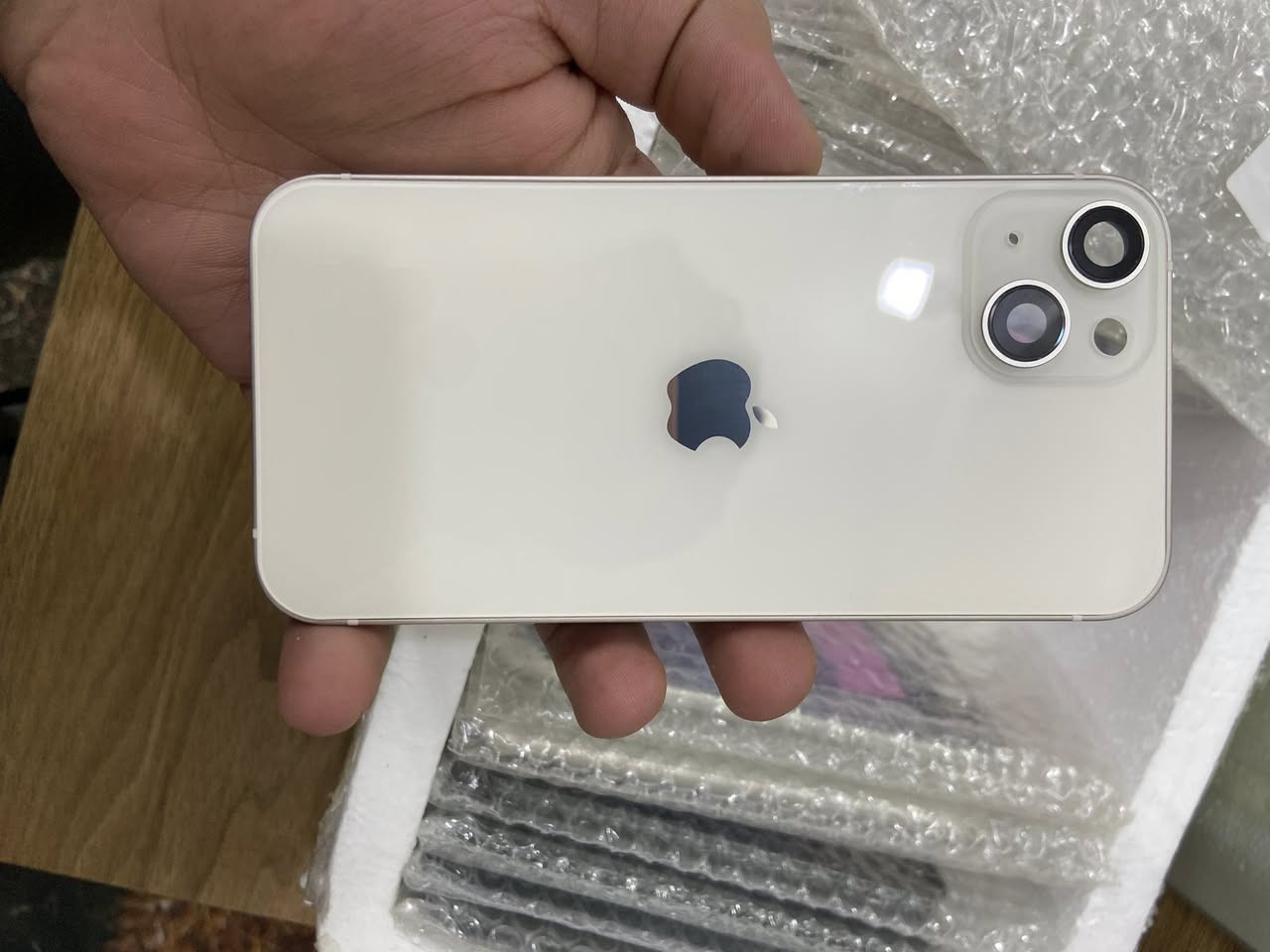 شواصي 13 عادي لونين  كامل فلاتات عدد 14 قطعة سعر قطعة 20 وذا شلع سعر يختلف

11 عادي قطعتين ابيض كامل فلاتات نفس سعر 

***********
