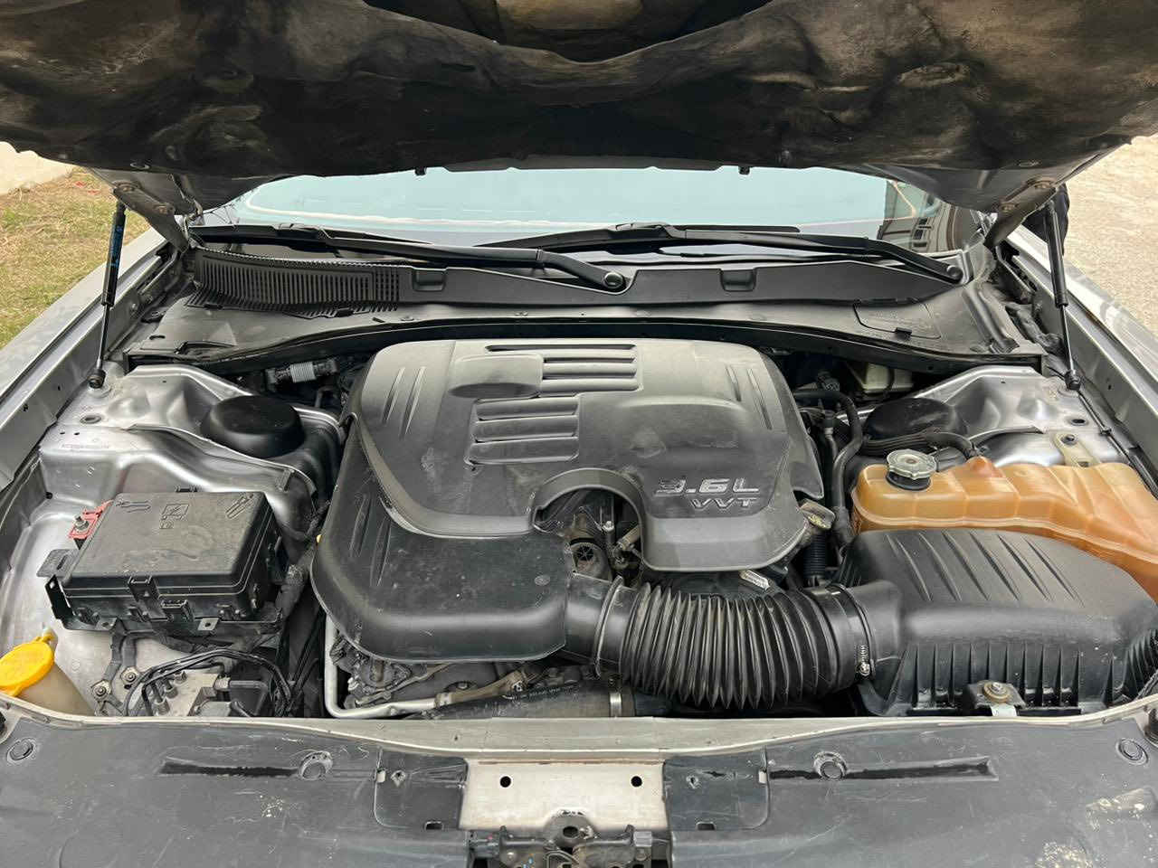 🌹السلام عليكم 🌹
بيع او مراوس باقل 
جارجر 2016 محرك 6 سلندر كله جديد مواصفات SXT  تخم تاير شاشه كبيره كامره ماشيه 100حادث جاملغ ايمن بدون دواخل مصبوغه قطع ابيع حزام حتى ماتعب المقابيل شرط الفحص رقم بغداد باسمي السعر 160💵وبيها مجال قليل
مكاني بغداد الكرخ 📍

☎️***********
