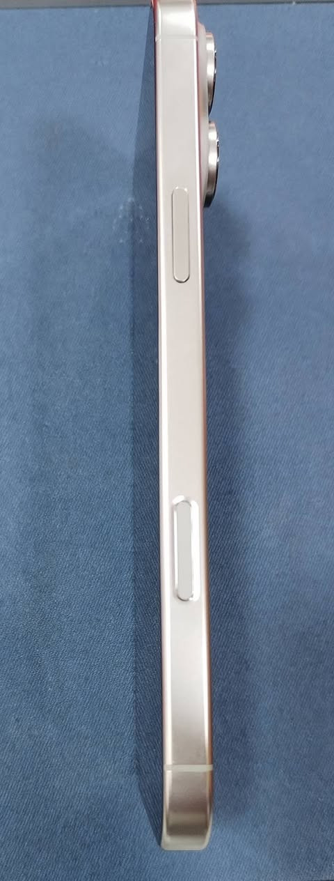 ايفون 16 برو ماكس 256 للبيع
سيم كارت واحد نظافة 100% شخط مابي 

مكفول كفالة عامة 

البطارية 99 % 

السعر 1350 فقل لا تعامل بي 

عنواني بغداد الغزالية 

واتساب ***********
