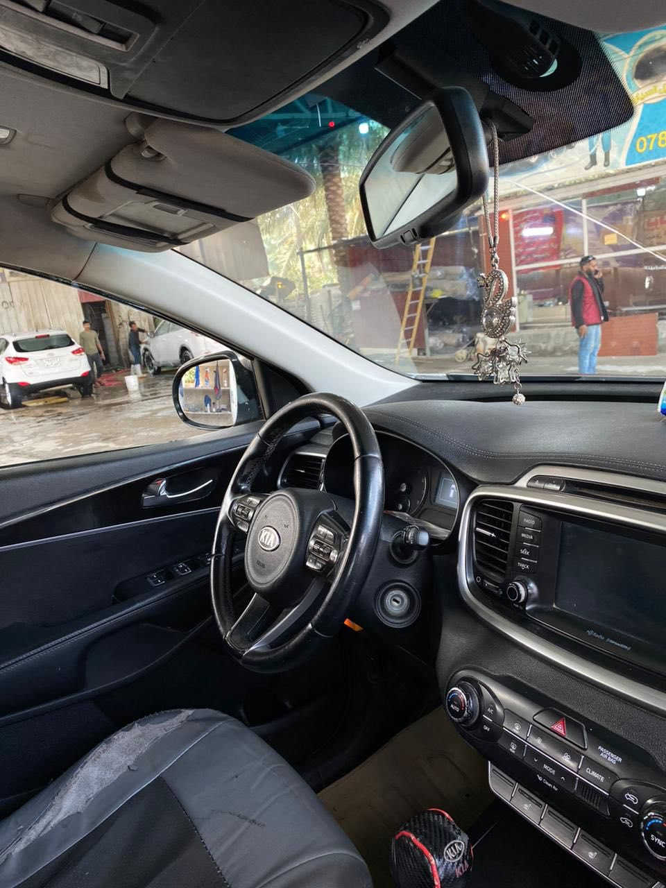 سلام عليكم  سورنتو 2017  وارد امريكي ✈️🇺🇸 فول ما عدا البصمه جاهزه من كلشي  معروفه موصفات 7 راكب  محرك 2400 gdi  مداريه بل بانزين ما شامه العادي فقط محسن 🪫💸عليه ادامه  كامله ما تصرف عليه دينار تاير جديد حداديه 100‎%‎ سبيره ما نازل  تبريد السورنتو بعد 🥶 تدفئه بل كشنات امامي كشن السائق كهربائي تحكم ذكي ناطقه تحكم ستيرن 3 انظمة قياده بيه  ماشيه 88 ميل فقط سعر 145 تواصل واتس ***********  مكاني شعب سما بغداد تحايتي الكم 🫡
