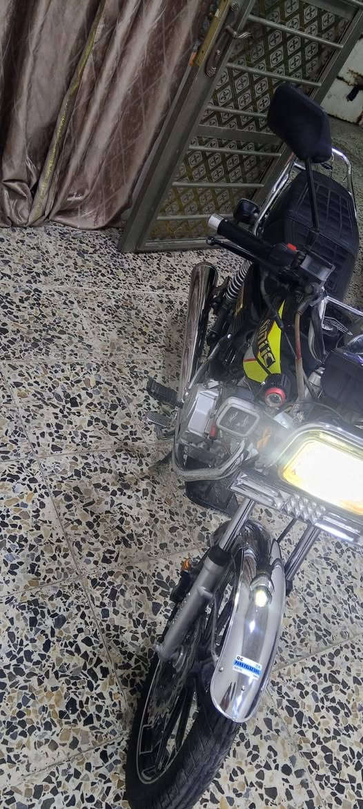 سلام عليكم للبيع دراجه سيفان مديل 2025 شغاله من كلشي ومكفوله كفاله عامه تشغيل بصمه ودكمه وشغيل عن بعد دراجه مسجله صادره بيه سنويه وباقي لوحات على استلام مداور ثاني يوم مكاني النجف شارع مطار صب مقابيل قريه الغدير استفسار ***********
