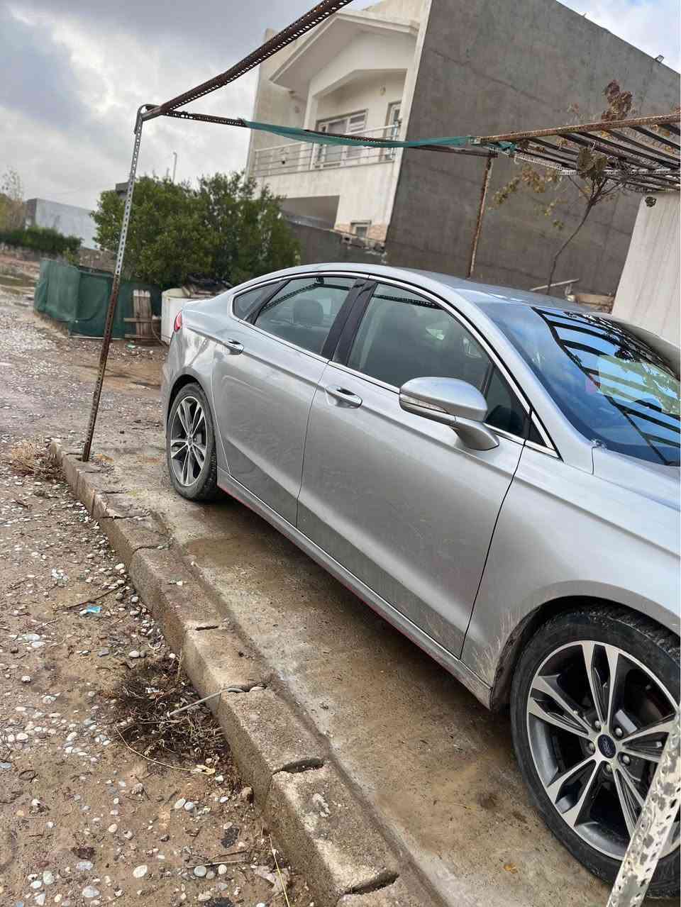 سلام عليكم 
للبيع + مراوس
فورد فيوجن 2020
حادث بنيد جمالغ  بدون دواخل ارباك ستيرن فقط
موافات titanium 1/1 
محرك 2.0 و توربو 🚀
بصمه  ابواب بصمه صندوق بصمه
فتحه
تشغيل عن بعد
ويل كروم
رادارات
كشنات جلد + هيتر + كهرباء
كشنات خزن
شاشه كبير
ستيرن هيتر
لايت ليد
بريك بصمه
و بعد هوايه مواصفات المعروفه
كير محرك شرط ما مفتوح
ماشيه 100
رقم اربيل جديد فحص هزه جديد 
تحويل وكاله نفس اليوم
مكانهه اربيل
سعر 120 و بيهه مجال بسيط
للاستفسار *********** واتساب أربيل, العراق
