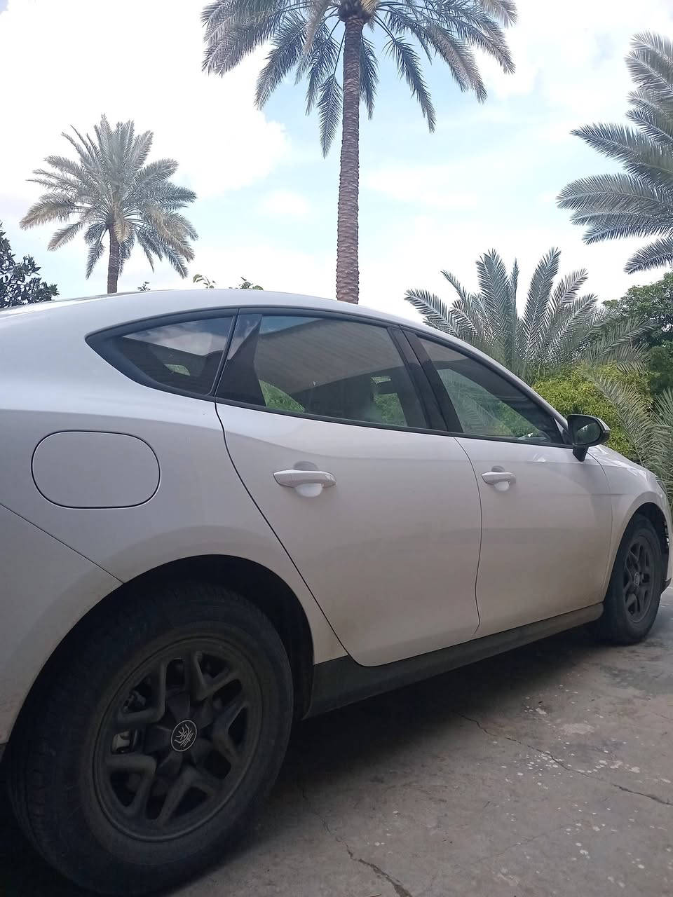 كن بلاس كفاله عامه ماشيه ٢٧٠٠ رقم بغداد مميز السعر 18.100  وبيها مجال بسيط 
العنوان بغداد  ***********
