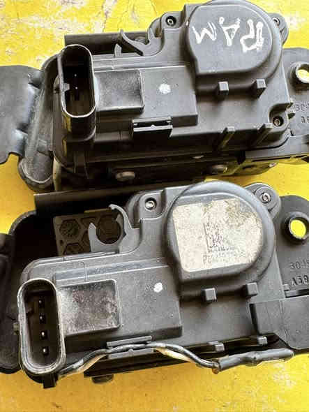 سلام عليكم شباب عندي هاي المواد
الي يفيد يتواصل وياي وتوصيل اكو 
تريشة السود بلاستك  فوك الباب الخلفي 
لايت 23 لمتدد يسار اصلي بلادي جديد بشرط 
يدك باب خلفيدمع كامرة
قفل باب خلفي يسار اصلي كامل 4 خطوط
عطر اصلي لمتدد بي كسور 
علامة بوند ايتورك اصلي يمنه 
***********
