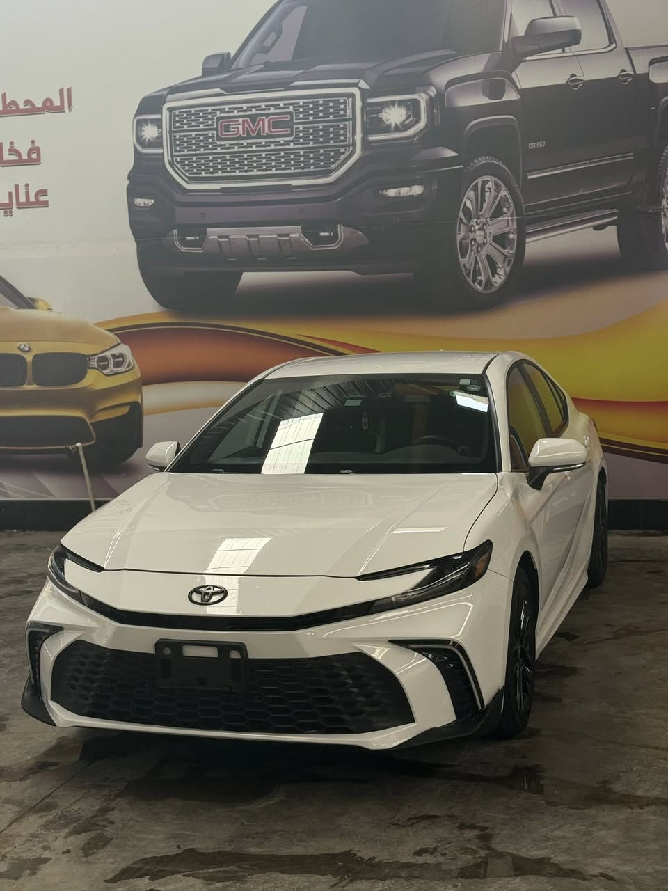 السلام عليكم اخوان

كامري هايبرد موديل 2025 وارد امريكي 

الممشى 14 الف يعني زيرو 

الحادث/فتح الجاملغات الاماميه وجايه وياها ونشدو نفسهم بدون اي تعديل او صبغ يعني تخريب فقط ورجعنا شديناهن بلعراق نفسهن الاصليات اخوان

المواصفات/
السياره بلاك توب 

تحكمات سيترن جهتين 
اوتو هولد
نضام ev
ثلاث وضعيات قياده/سبورت/ايكو/نورمال 
تبريد قطعتين متحرك

كشنات كهرباء تدفئه وتبريد 
رادرات جانبيه
رادر خلفي
رادار وكامره اماميه للوضع اليلي
قياده ذاتيه عند الخطوط
نضام حمايه الاشخاص في الشارع
نضام الفرامل التلقائيه 

نضام تحديد المسار 
تغير وضعيات شاشه الاعطال بيها 3 وضعيات وانضمه

هواي بيها امور ومواصفات كلش مينعدن 
 
السياره رقم اربيل مطببها ع ايدي وتاخرت عليه بلشحن بسبب الوضع بلفتره الاخيره ودخلتها ع اربيل وسبب البيع اشتريت سياره ودابيعها لان تاخرت هوايه بلشحن

السياره سنويه وهزه وفحص ورقم كلهن باسمي وجدد وما صارلهن 15 يوم 

السياره مكفوله من الصبغ 

للامانه السياره تخبل بمعنى الكلمه ولو ما اشتريت سياره مابيعها ابد ناعمه وجديده وريحه الوكاله لسه بيها وكتلوكات الوكاله كلها موجوده اوراق شراء السياره كلها موجوده اريد ابيعها بفلوسها لا زايد ولا ناقص 

للاستفسار ***********
