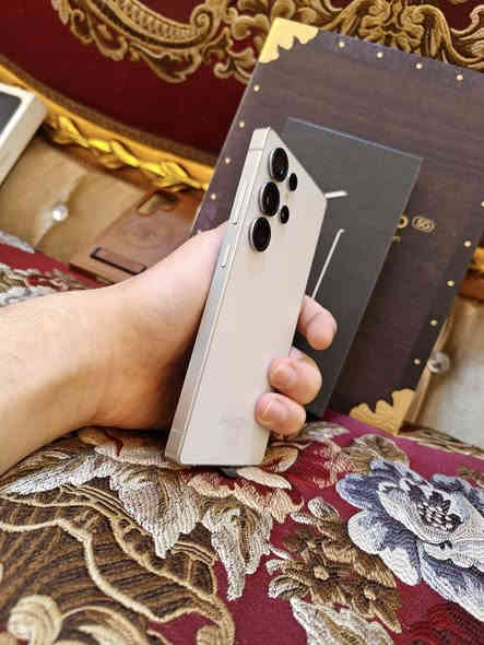 سلام عليكم للبيع او مراوس اس 25 التره ذاكرة 256 ملحقات كامله شرق اوسط دبل شريحه الجهاز جديد شرط مكفول لون مميز السعر 1120 وبي مجال مكاني كربلاء للتواصل عل رقم ***********
