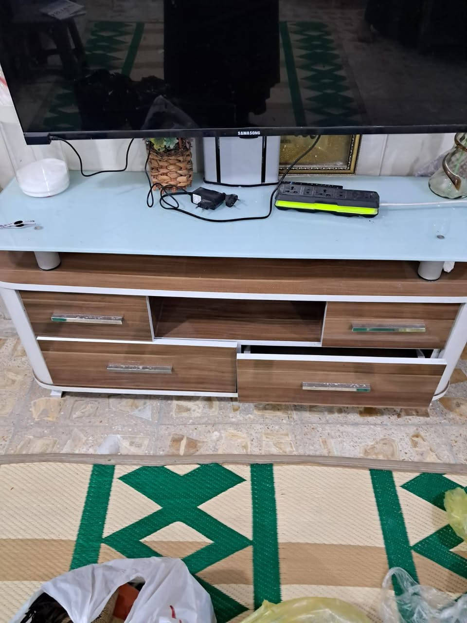 السلام عليكم عندي غراض بيت للبيع مجمده نظيفه جدا 350ميز تلفزيون نظيف 100وتخم قنفات نظيف 250الحريه الثانيه


**إذا كنت صاحب هذا الإعلان وتريد حذفه لأي سبب، رجاءا أرسل رسالة إلى الدعم الفني**