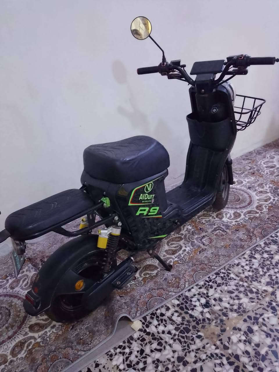 R9بدون بطاريات شغاله عوزها بس بطاريات فقط بصمتين وشاحنه سعر١٨٠لاستفسار***********
