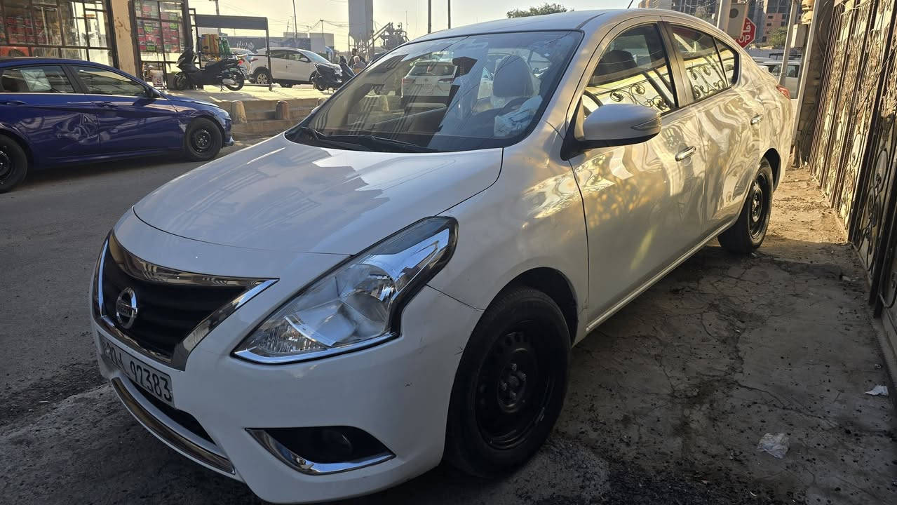 السلام عليكم
نيسان صني مصري موديل 2025 ماشية 30 الف 
رقم اربيل 
بابتين جهة السايق بيها صبغ وحار كد شبر بسبب ضربة ستوتة (صور الضرر موجودة) والجاملغ بي بارد شوية
السيارة كلها بوضع البلاد برغي ممفتوح منها
سعرها 120 ورقة
***********
