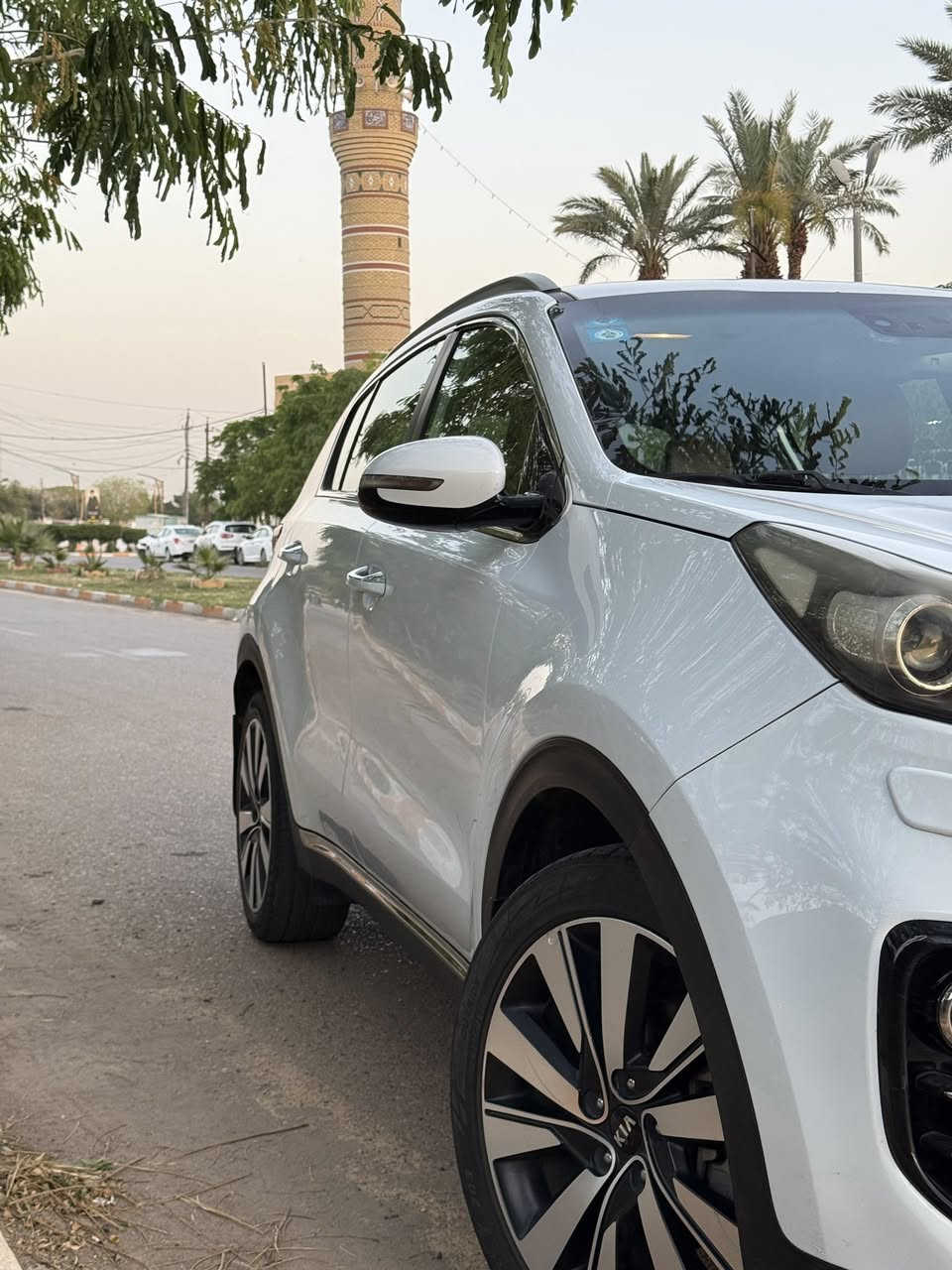 السلام عليكم للبيع سبورتج 2019 خليجي
رقم بغداد مشروع وطني ب اسمي تحويل ثاني يوم سنوية صالحة ل غاية 2030 كاملة السيارة للاخير من بوليش و تبريد و تايرات و صدر و باتري كلة جديد محرك 2000 دوش كير و محرك مكفولات 

سعر السيارة : 185 و بي مجال بسيط جداً ⚠️

المواصفات : 
- كشنات جلد و مخمل 
- حساسات امامية و خلفية 
- كامرة 
- مرايات قلاب 
- مانع انزلاق 
- نظام نزول منحدرات
- ثلاث وضعيات قيادة ( ECO - NORMAL - SPORT )
- تبريد بيانو و منفصل 
- مثبت سرعة 
- شاشة اعطال 

مكفولة من الضربة و الصبغ و المعجون السيارة بيهة بارد بالهلال مال جاملغ الخلفي 

- للتواصل رقم الهاتف 📞
***********
*********** 

- مكان السيارة : بغداد / المحمودية - حي الموظفين 📍

