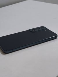 S22 الصغير • ١٢٨/٨ • زيتوني
