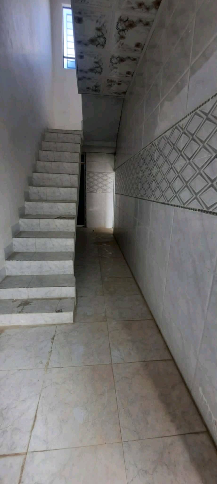 للايجـــــــــــار: 
دار سكني في حي الانتصار شارع 60
خلف جامع الغرباء
طابق ونص 
غرفتين نوم واستقبال ومطبخ وهول وصحيات
مكتب المهندسين للعقـــــــــار 
برهان 
***********
***********