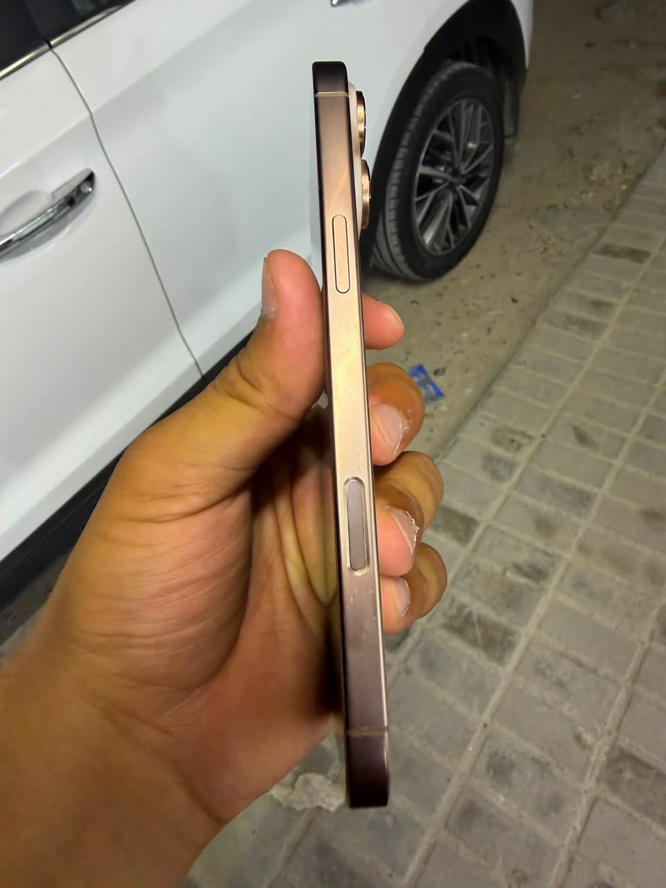 16 برو ماكس للبيع عربي الجهاز 256 بطاريه 90 جهاز كلش نضيف شاصي شخط واحد مابي رايده 1270 وبي مجال عنوان بياع الشرطه الخامسه شراي اتصل ***********♥️
