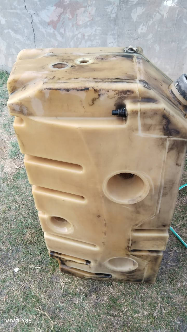 السلام عليكم وصلتنا وجبه تانكيات جهتين جهه السائق وجهه العبري رقم الهاتف ***********
