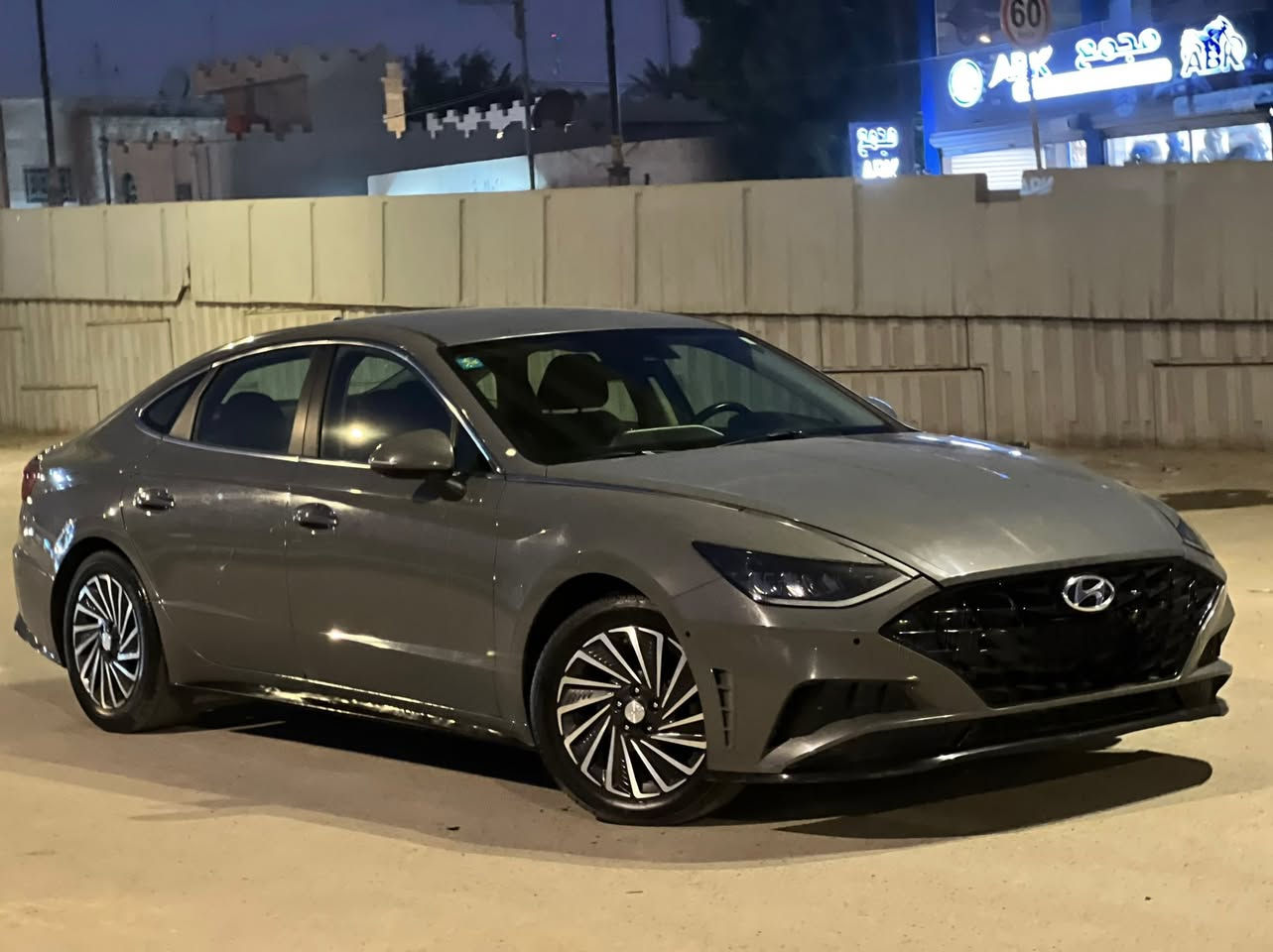 للبيع سوناتا 2022 امريكي هايبرد سياره مكفوله بيها فقط البنيد باقي مكفول سونار مرفق بل منشور فول موصفات ماعدا بنروما رقم بغداد لون سموك المميز ماشيه 87 كيلو سعرها 158 وبيها مجال ***********
