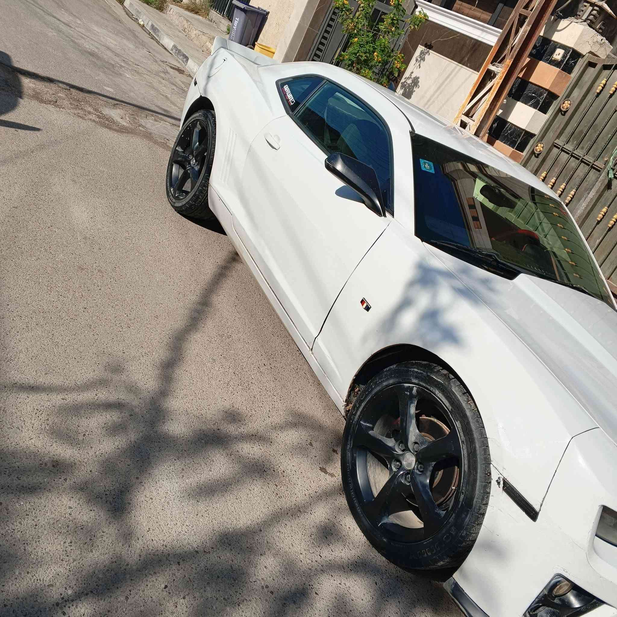 للبيع كمارو 2011 رقم بغداد الجديد
تخم تاير جديد 
باتري جديد 
شاشة كامرة 
كير محرك بحالة حيدة 
صدر جيد
بجم zl1
منظومة زنون 
بسعر 81 
العنوان بغداد 
هاتف ***********
