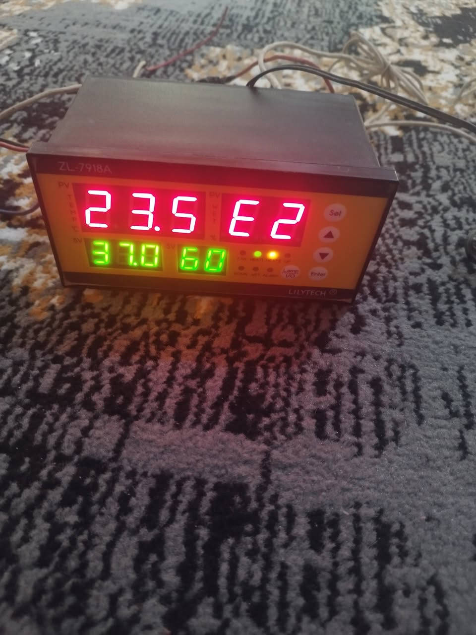 السلام عليكم
للبيع متحكم فقاسه متكامل بي كل البرامج ال تحتاجه بل فقاسه 
اسمه ZL7918A طبعن معروف ومشهور سعره بل سوق مو اقل من 50
السعر المطلوب 30الف طبعن جديد مامستخدم


**إذا كنت صاحب هذا الإعلان وتريد حذفه لأي سبب، رجاءا أرسل رسالة إلى الدعم الفني**