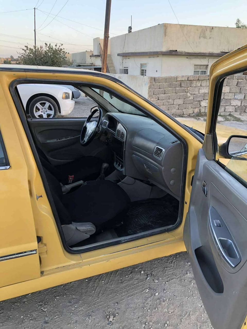 سياره كوين 2011 سويه صاقطه 2024 هيه عليه 600 قرامهت صفر السعر 28 وبيه مجال ***********
