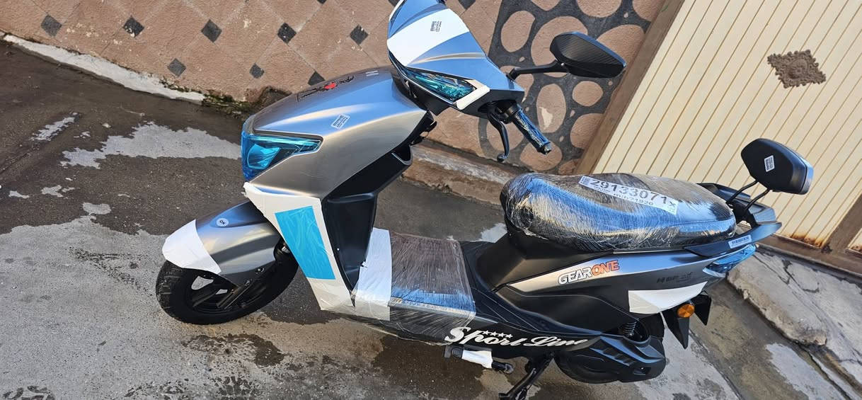 السلام عليكم مطور للبيع 
سكنس موديل 2025
5بطاريات دبل 32امبير بيهم 2ضعف قليل 
موصفات معروفه 
#السعر375 وبي مجال 
عنوان موصل الأيسر 
***********
