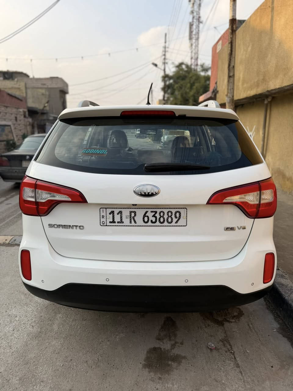 السلام عليكم /سورنتو 14 طالعه من الوكاله 2015 السياره بحالة الوكاله وارد خليجي فول مواصفات 1/1 وتجي اعلى فئه FE بالمواصفات VIP ماشيه 40 الف ك رقم بغداد 
 *********** 
السعر 218 المكان بغداد
