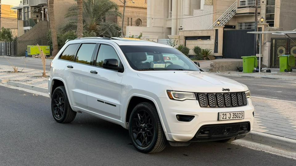 جيب كراند شيروكي بلاك توب
الموديل : 2020 .
المحرك : V6. 3.6L .
المواصفات :.
*رادار امامي 
*فتحه سقف
* تحذير النقطة عمياء .
* ﻿﻿مرايا تعتيم ذاتي.
* ﻿﻿ويل قياس 20 انج .
* ﻿﻿شاشه كبيرة .
* ﻿﻿نظام الخرائط (GPS) .
* ﻿﻿المصابيح الأمامية زنون . Auto
* ﻿﻿دخول ذكي.
* ﻿﻿بصمة.
* ﻿﻿تشغيل عن بعد .
* ﻿﻿الصندوق الخلفيي كهربائي .
* ﻿﻿مقعد السائق كهربائي.
* ﻿﻿المقاعد الأمامية تدفئة .
* ﻿﻿حساسات امامي خلفي .
* ﻿﻿تدفئة ستيرن .
* ﻿﻿مانع تصادم خلفي .
* ﻿﻿نظام التشغيل والاطفاء الاوتوماتيكي .Auto stop
كير مكينة كفاله 
مكان السيارة بغداد
السعر : 275
للاستفسار : *********** اتصال او واتساب
