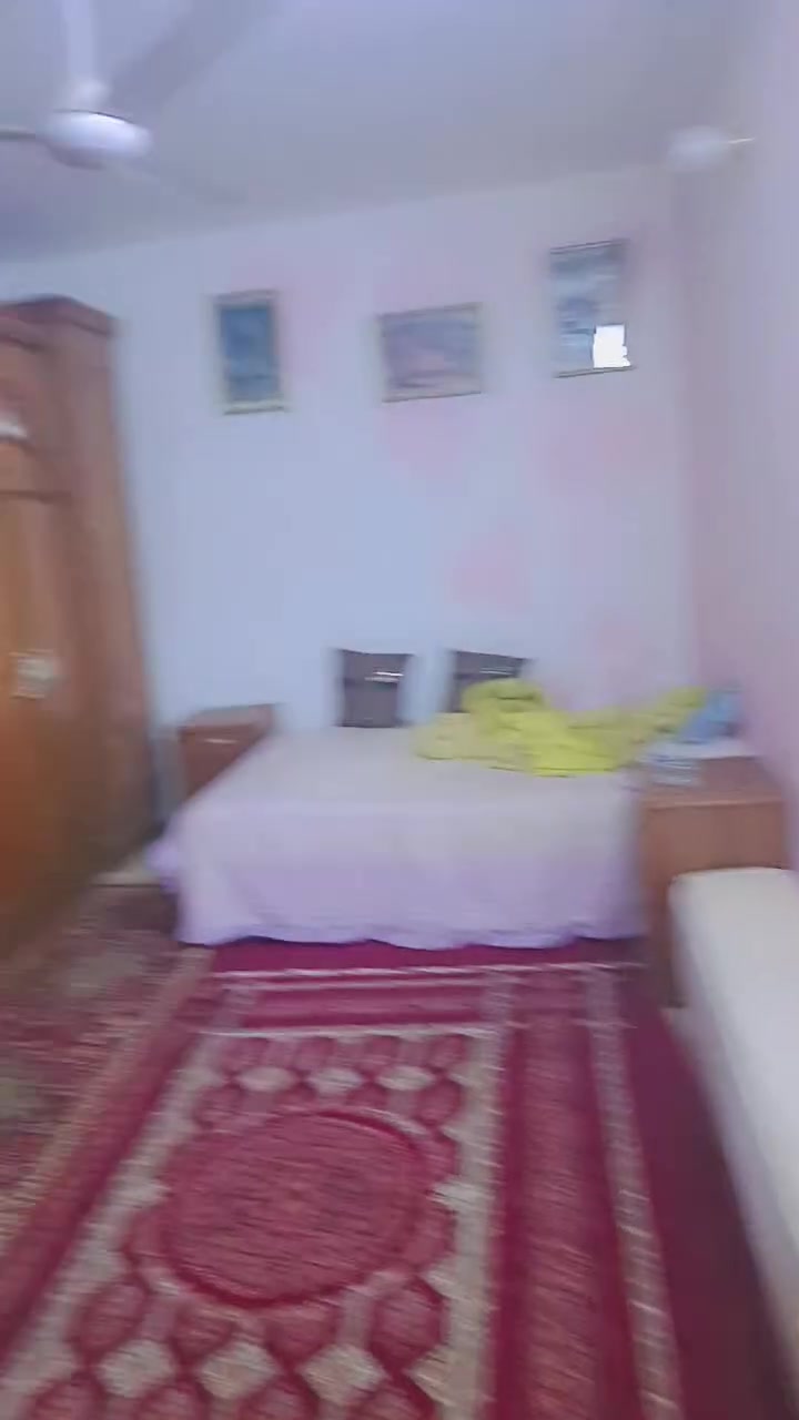 السلام عليكم بيت للبيع ام الكبر والغزلان مساحه ٧٥ طابقين واجهه ٤الاربع والنزال ٢٠شارع الضغط فرع روضة المستقبل للاستفسار ‏‪***********‬‏ ابو احمد واتساب
