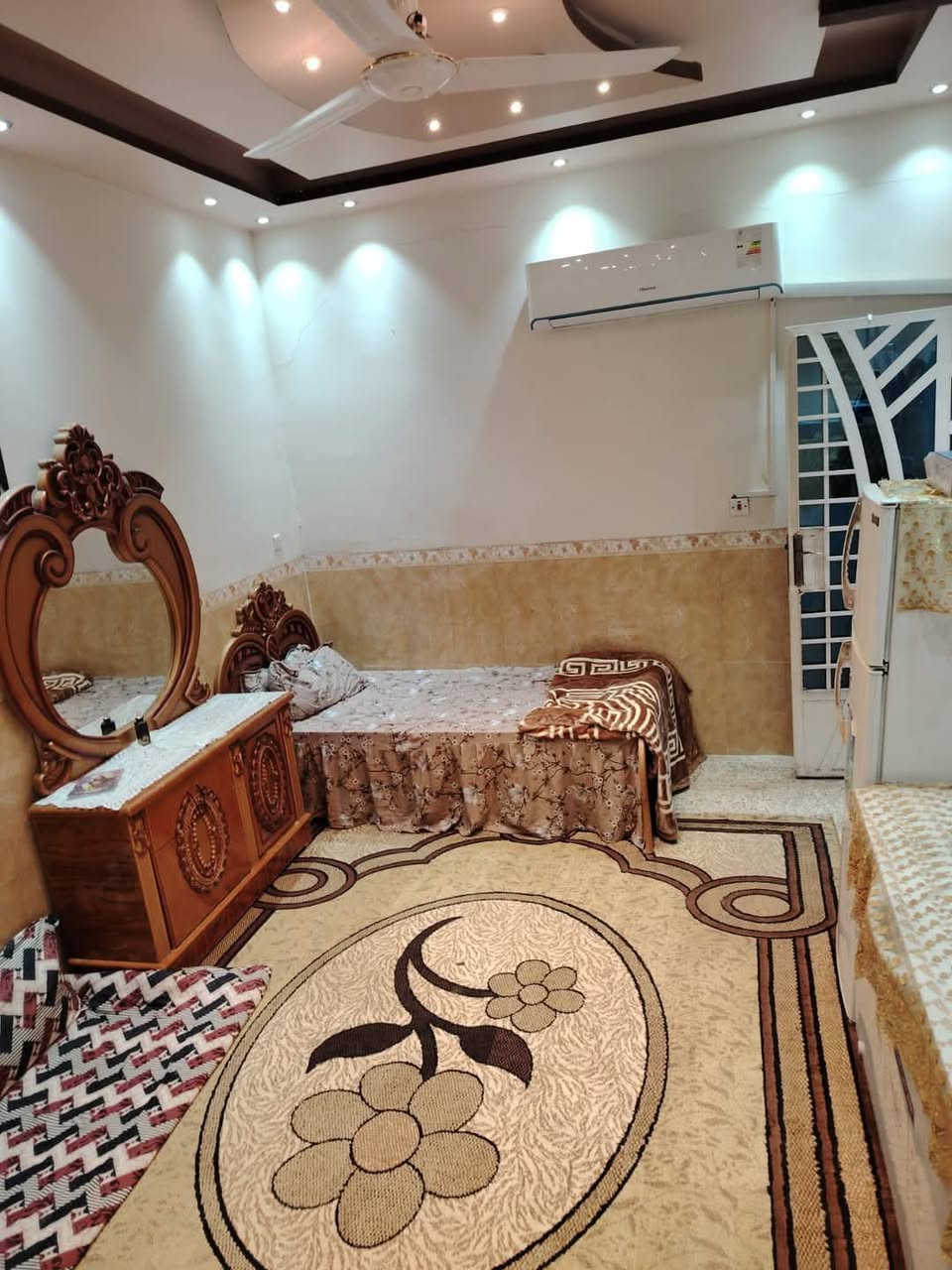 للبيع بيت طابو صرف مساحة 220م #طابق_واحد
ام الهوى الجديده مقابل شارع الباشا قريب على الشارع الرئيسي
استقبال و هول و صاله و مطبخ غرف نوم 2 وصحيات خارجيه وداخلية و مناور و طارمه و كراج سيارة
البناء طابوق السقف مسلح السطح فرشي البيت نظيف جدا و مناقصه اي شيء للاستفسار مراسلة الصفحة او على الرقم
المهندس حسين الاعرجي  ***********
