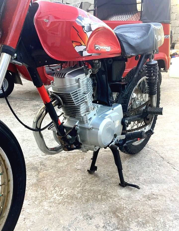 للبيع دراجة ستيرن سبورت - شرط الفحص والتحويل* 🏍️

*المواصفات:*
- *الهيكل*: موديل 2019 أوراق كاملة
- *المحرك*: 150cc أصلي `156FMI` موديل 2024، شد بلاده مصفر وماماشي
- *الحالة*: مكفولة محرك + صدر + كير. مابيها صرف ولا لعب
- *الورق*: سنوية/وكالة بأسمي، تحويل فوري + إثبات تحوير المحرك موجود
- *الإضافات*: تايرات نظيفة، بطارية جديدة،
- *العنوان*: الحي / ***********
