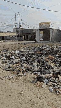 قطعه للبيع 100 متر 
وجه 6.ونص × 15 
قريبه على حسينيّة شيخ وهاب 
السعر  15 بيه مجال
***********
