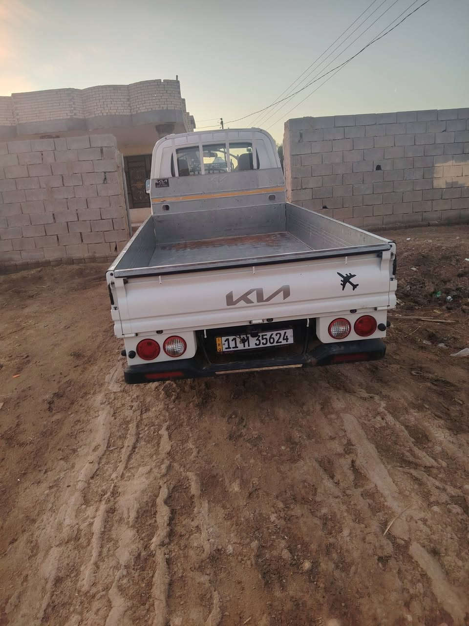 سلام عليكم كيه 24السياره جديده ماشيه60مكان السياره واسط الصويره ***********
