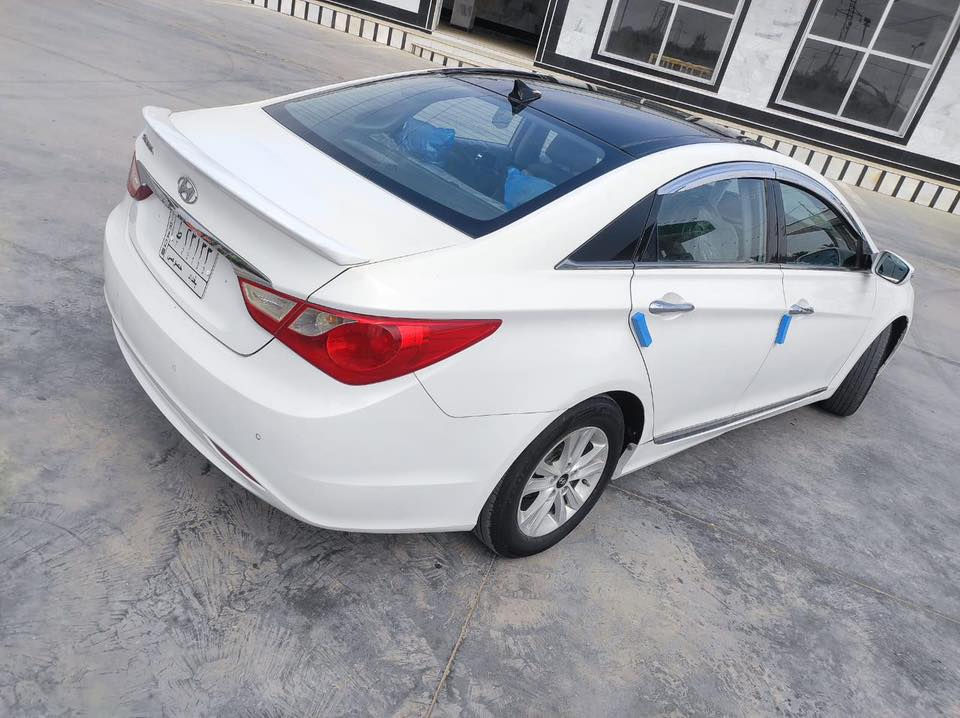 السلام عليكم 
سوناتا خليجي 2011
فول مواصفات 1/1
محرك 2400  
سيارة جاهزة من كلشي
صدر جديد
بيها 4 قطع كلير فقط الجاملغات الخلفيه و ابواب 2

العنوان واسط الصويرة

مكلف بالنشر 
هذا رقم صاحبها/ ‭0781 520 0860‬ 
او التواصل واتساب
