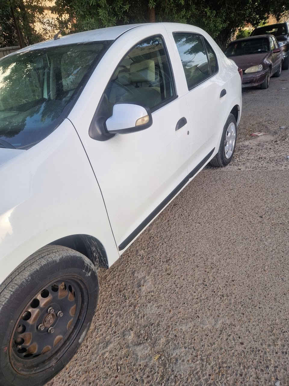 رينو سنبل موديل 2018
مكفوله من الصبغ

طخات صغيره وبسيطه

محرك حاوويه جديد ممفتوح

تبريد شغال
تخم تاير
صدر ممتاز

غير مطلوبه للشركه العامه للسيارات

السعر 79 ورقه

العنوان بغداد الكرخ العامريه

***********

***********
