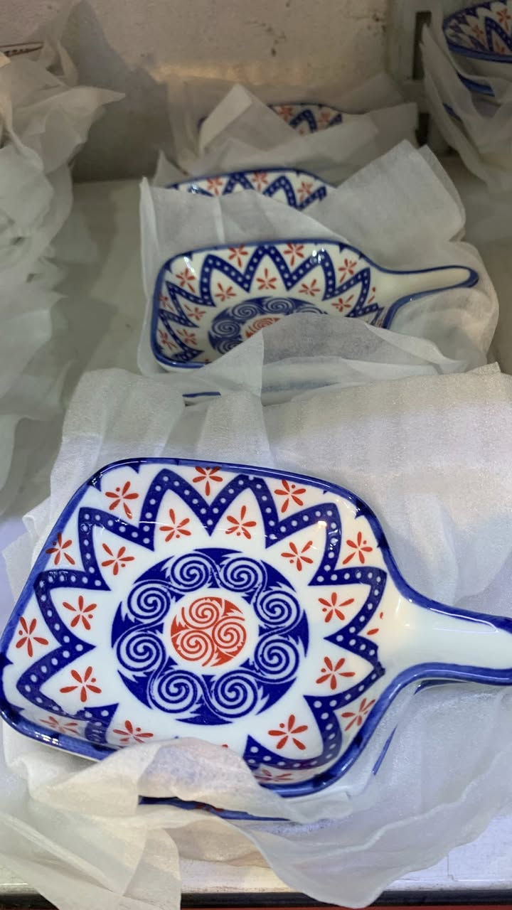 ته نها 500 دينار 
فقط 500 دينار 
السلام عليكم شته تازەکان کەیشت 
وصلتنا بضاعة جديدة
اهلا وسهلاً بكم في عالم التسوق كل ما يحتاجه المنزل وبانسب الاسعار.
بەخیربین بو هەرزان بازاری مالی خانمان بەهەرزانترین نەرخ بەباشترین كواليتي بیشکەشی بەریزتان دەکەین.
العنوان / سليمانية سرجنار مقابل جامع مشخلان 
سليماني سەرچنار بەرامبەر مزکەوتی مەشخەلان
واتساب ***********
